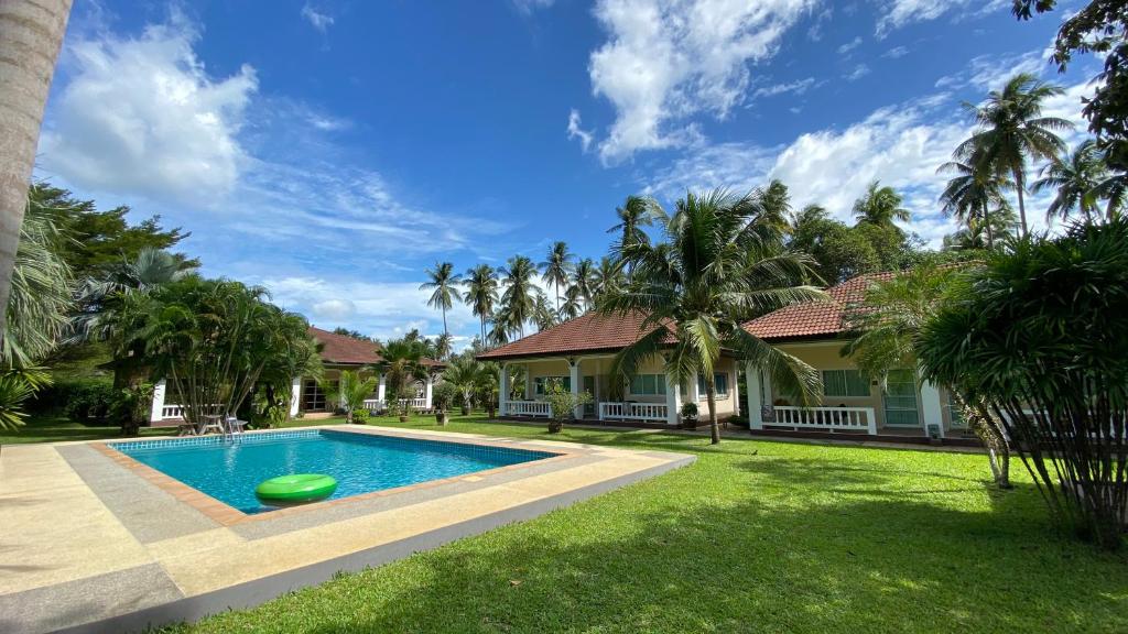 Gallery image of Palm Gardens Resort, Bang Saphan in Bang Saphan