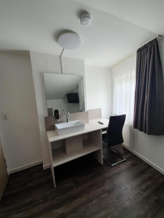 
Single Room with Shared Shower and Toilet
