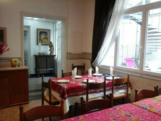 Istumisnurk majutusasutuses Hotel Calvaire