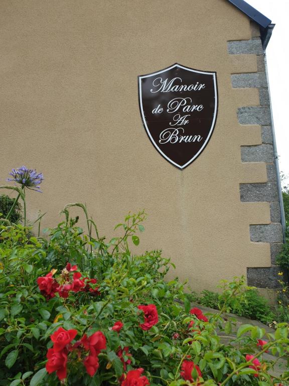 Certifikát, hodnocení, plakát nebo jiný dokument vystavený v ubytování Manoir de Parc ar Brun