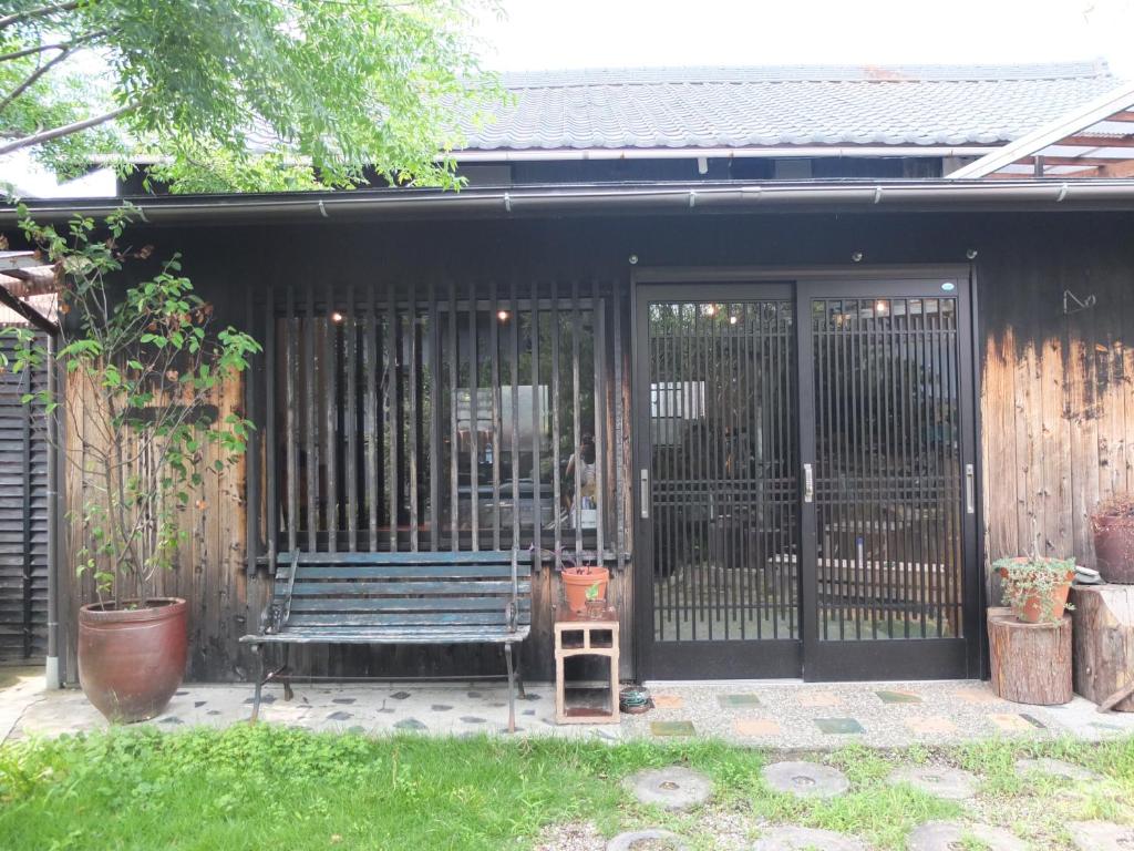 Zahrada ubytování YOMOGI GUESTHOUSE