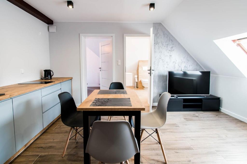 Apartamenty Świerkowa w Rydzewie - 带露台的公寓