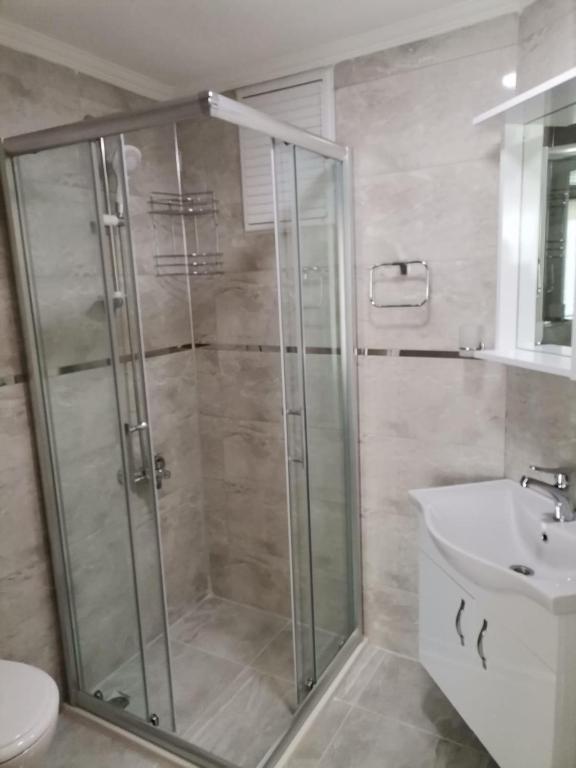Koupelna v ubytování Side Özgürhan Hotel