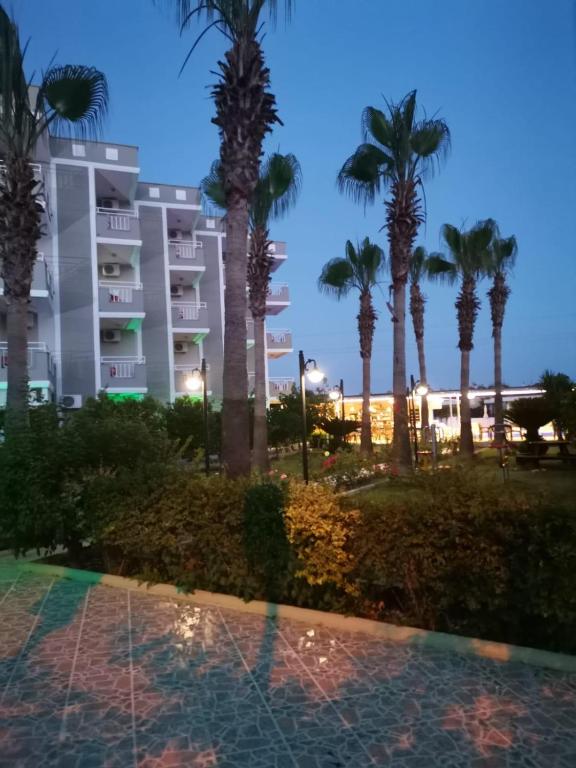 Bazén v ubytování Side Özgürhan Hotel nebo v jeho okolí
