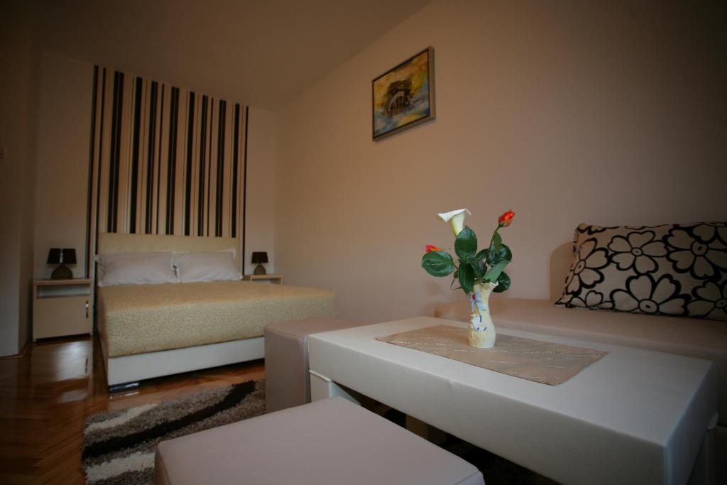 Apartments Obala - Katić - 1