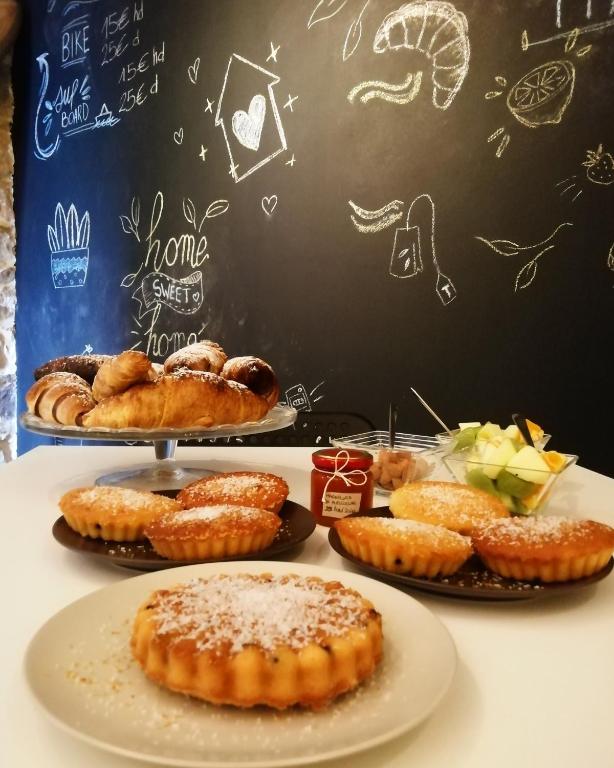 Jedlo v ubytovaní bed & breakfast alebo blízkom okolí