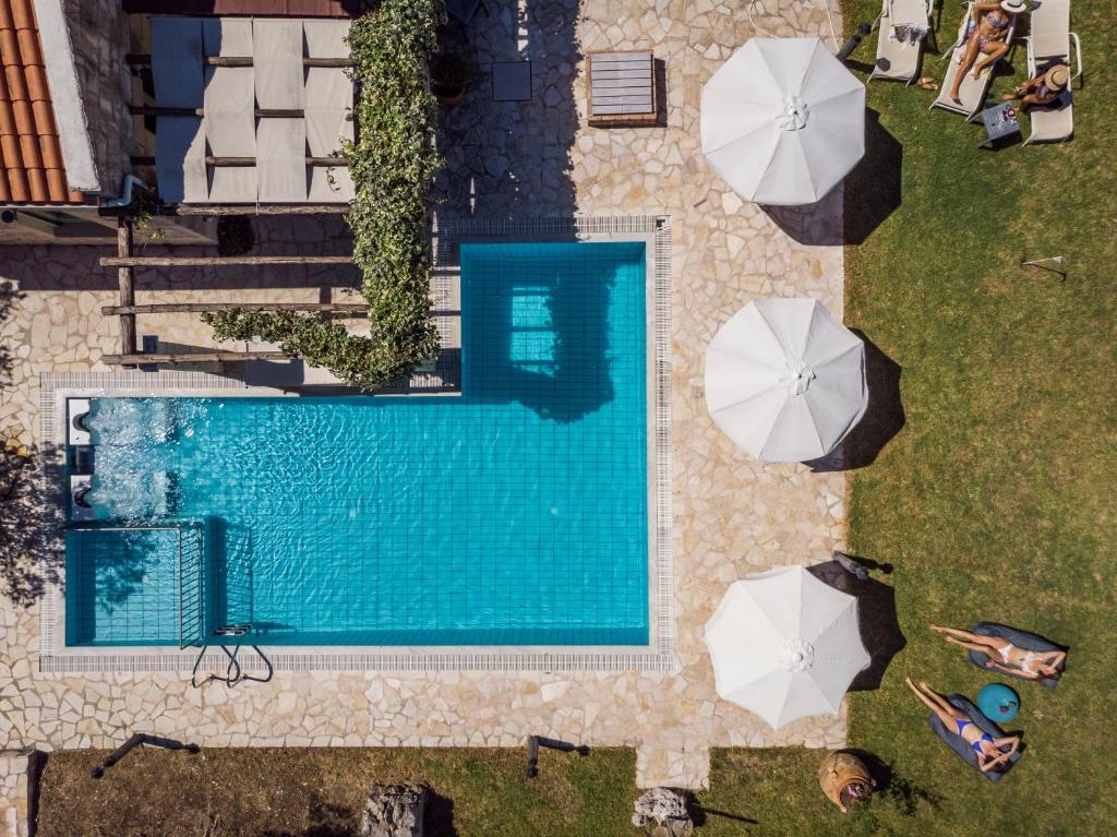 Bazén v ubytování BOUTIQUE VILLA PETRA AMANDA Heated pool optional nebo v jeho okolí