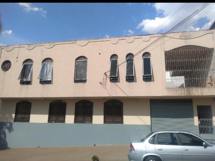  Próximo a UEM com Café da Manhã