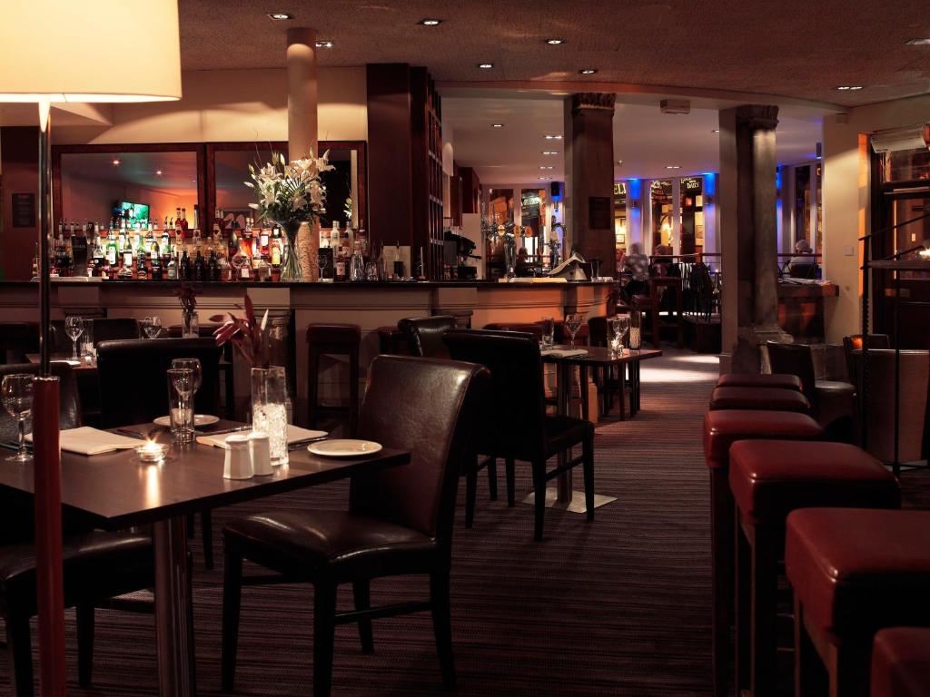 The Crown Hotel - Resim 25