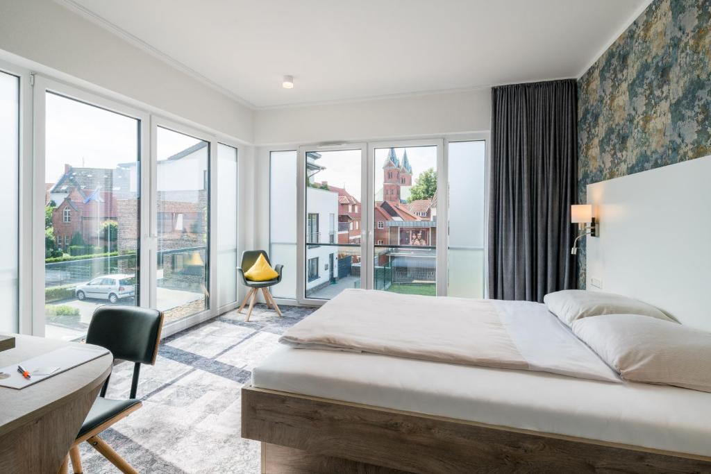 Stadthotel Lohne, Self Check-in & entspannt im Café frühstücken - Deluxe Single Room