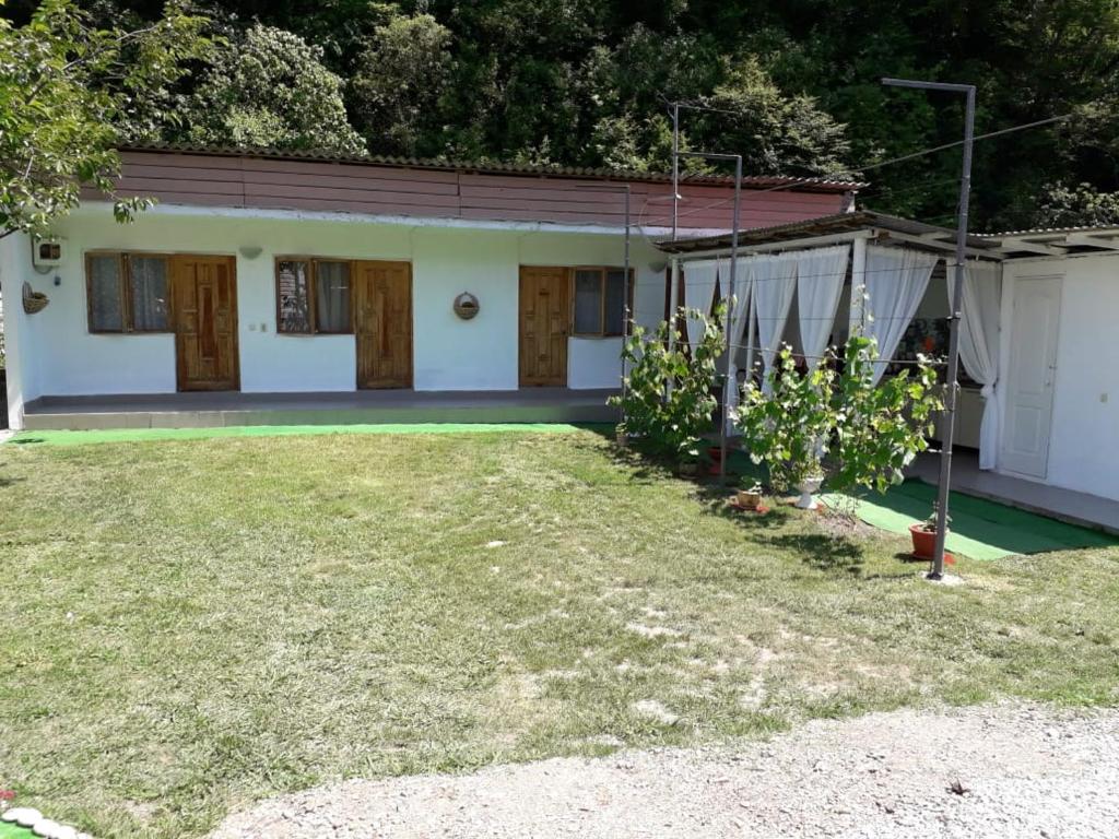 Тихорецкая 18/4 солоники лазаревский. Солоники 2. Солоники ул тихорецкая. Краснодарский край солоники ул тихорецкая. Солоники ул тихорецкая.