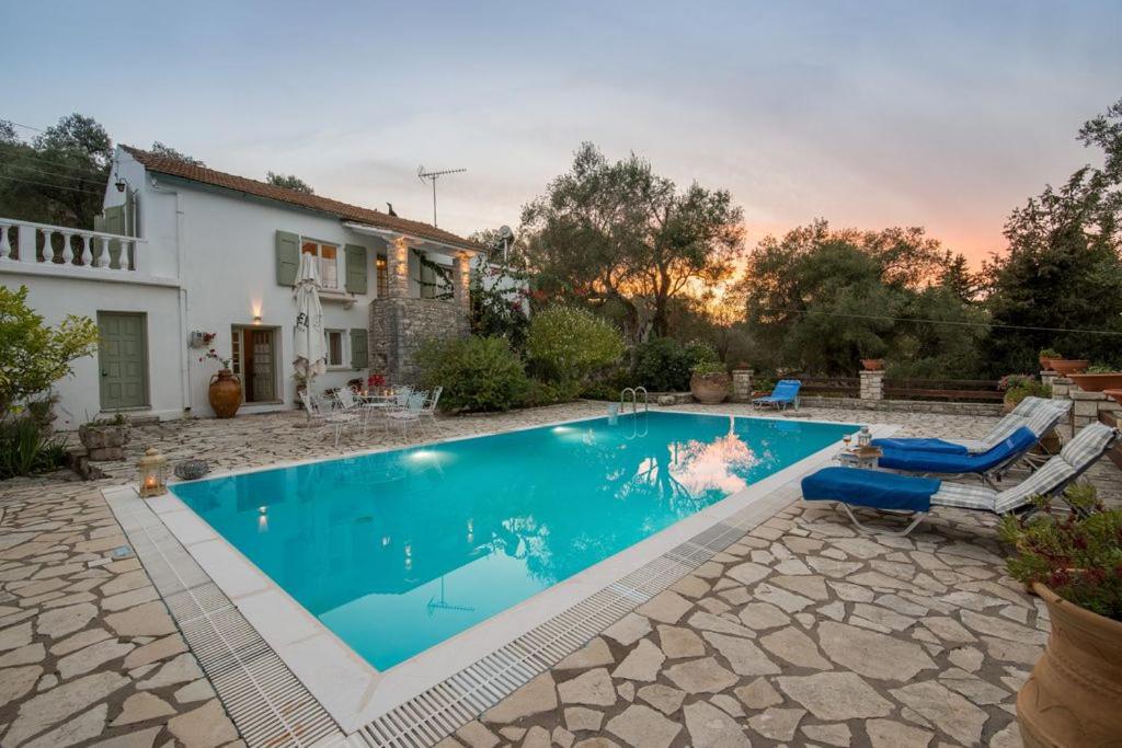 Bazén v ubytování Villa Maritsa, Magazia nebo v jeho okolí