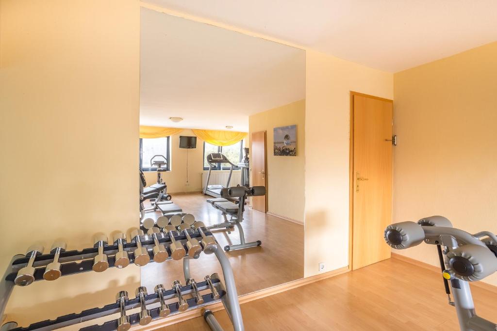 Fitness centrum a/nebo fitness zařízení v ubytování Hotel Fährhaus