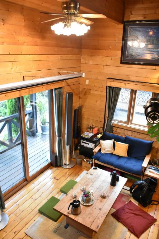 TV a/nebo společenská místnost v ubytování Carrefour Guesthouse カルフール ゲストハウス
