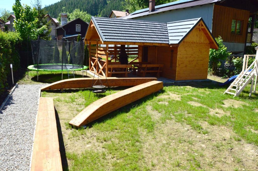 Vonkajšia záhrada v ubytovaní Przystań Park Dolny