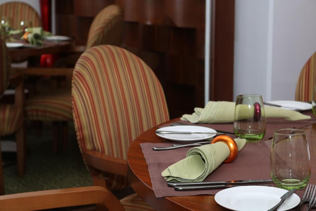 Restaurace v ubytování Crowne Plaza Sohar by IHG