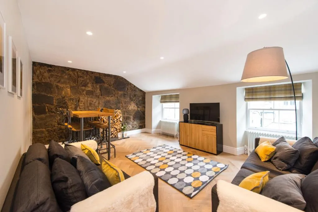 City Centre, Newly Refurbished Stylish Apartment, Edinburgh, United Kingdom