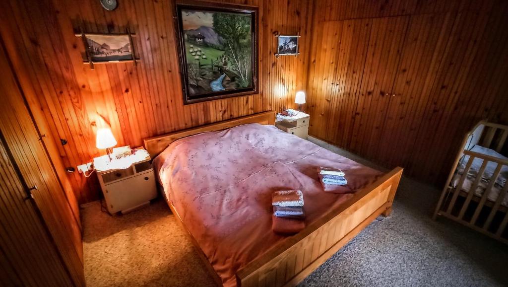 Postel nebo postele na pokoji v ubytování Takovski konak