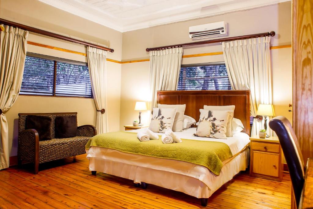 Nobis House - Standard Queen Room