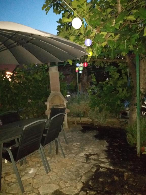 Ogród w obiekcie Apartman Zvončica