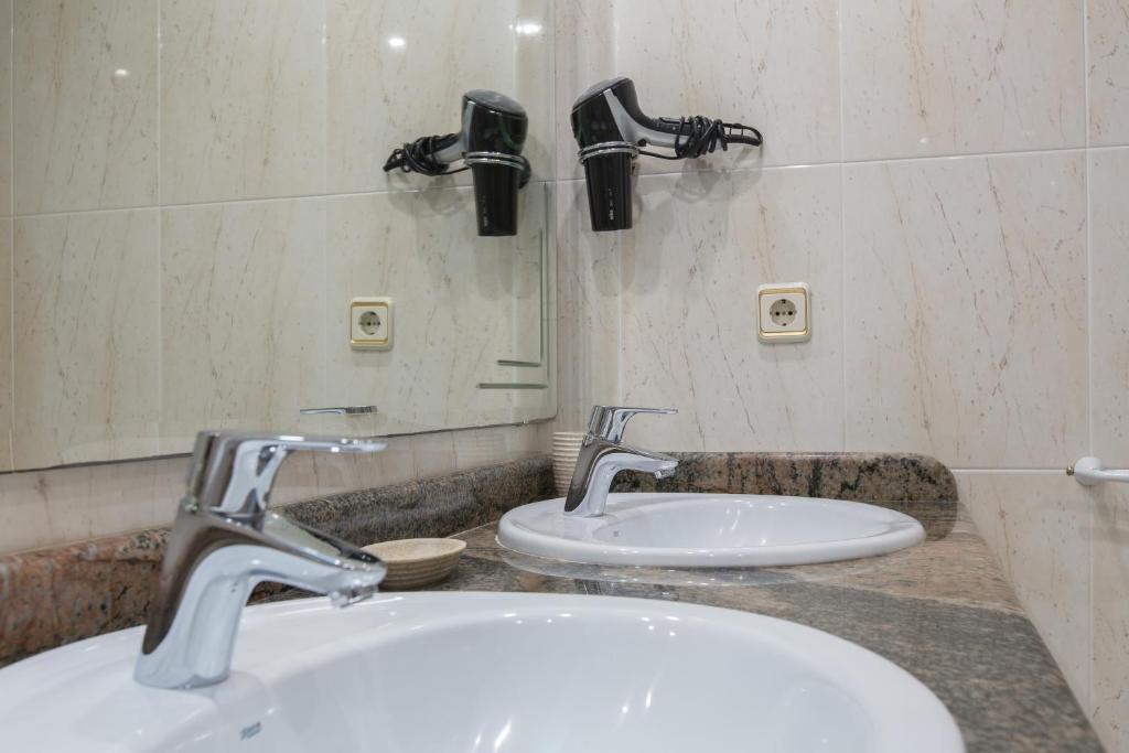 A bathroom at Aldecarles