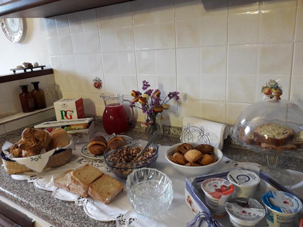 Jedlo v ubytovaní bed & breakfast alebo blízkom okolí