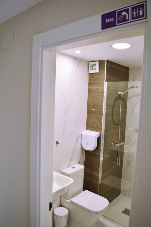 Koupelna v ubytování ALBERGUE HOSTING DUERO