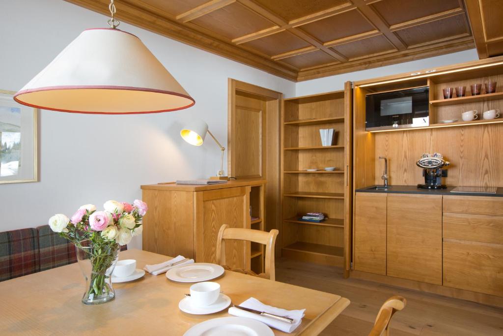 Kuchyň nebo kuchyňský kout v ubytování Hotel Angela