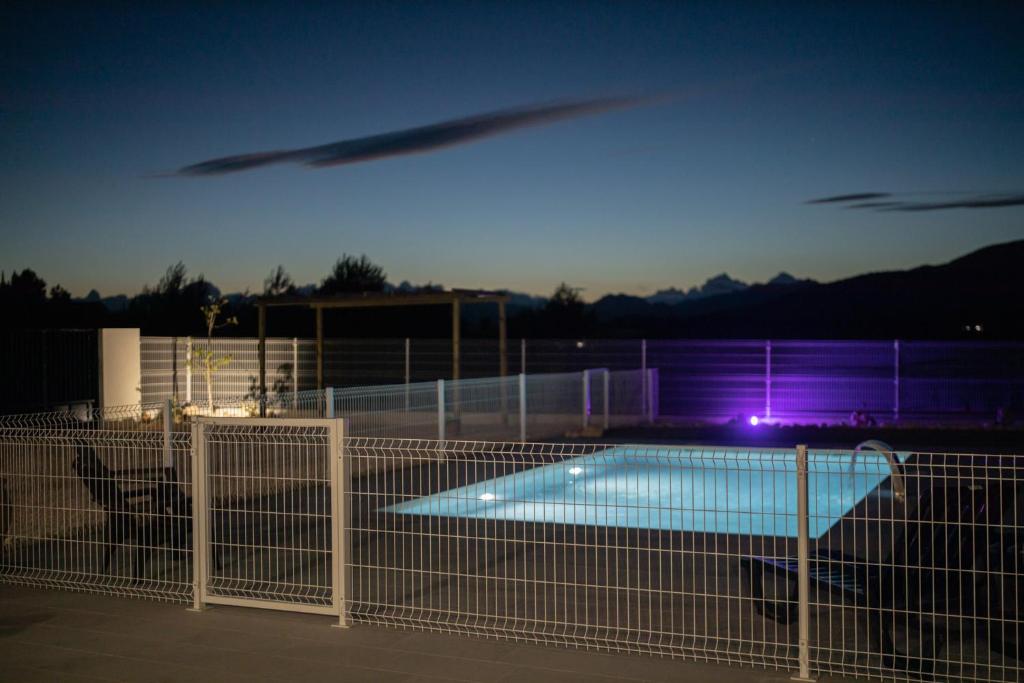 The swimming pool at or close to Casa Chirreas