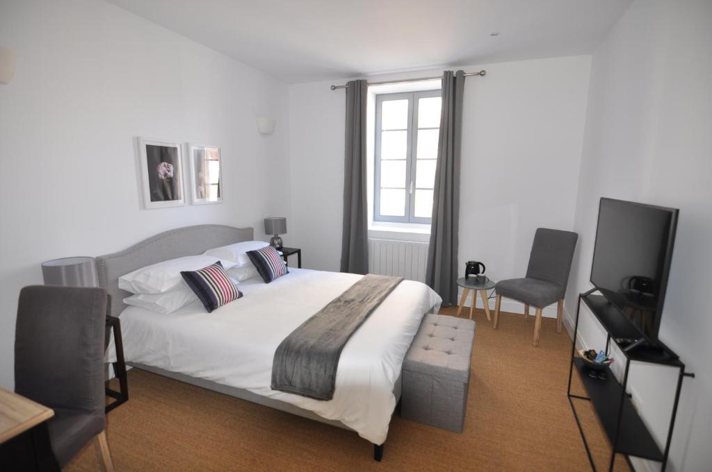 Les Tourelles - Superior Double Room