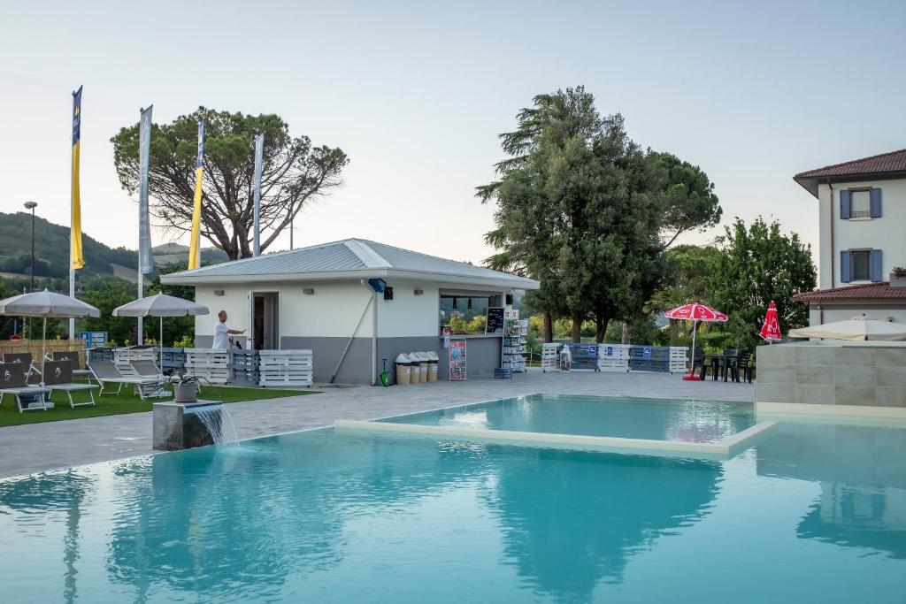 The swimming pool at or close to Borgopetra