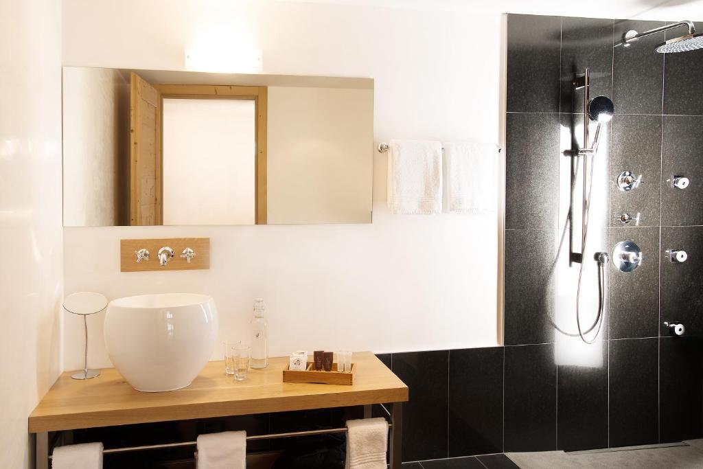 Koupelna v ubytování Firefly Luxury Suites