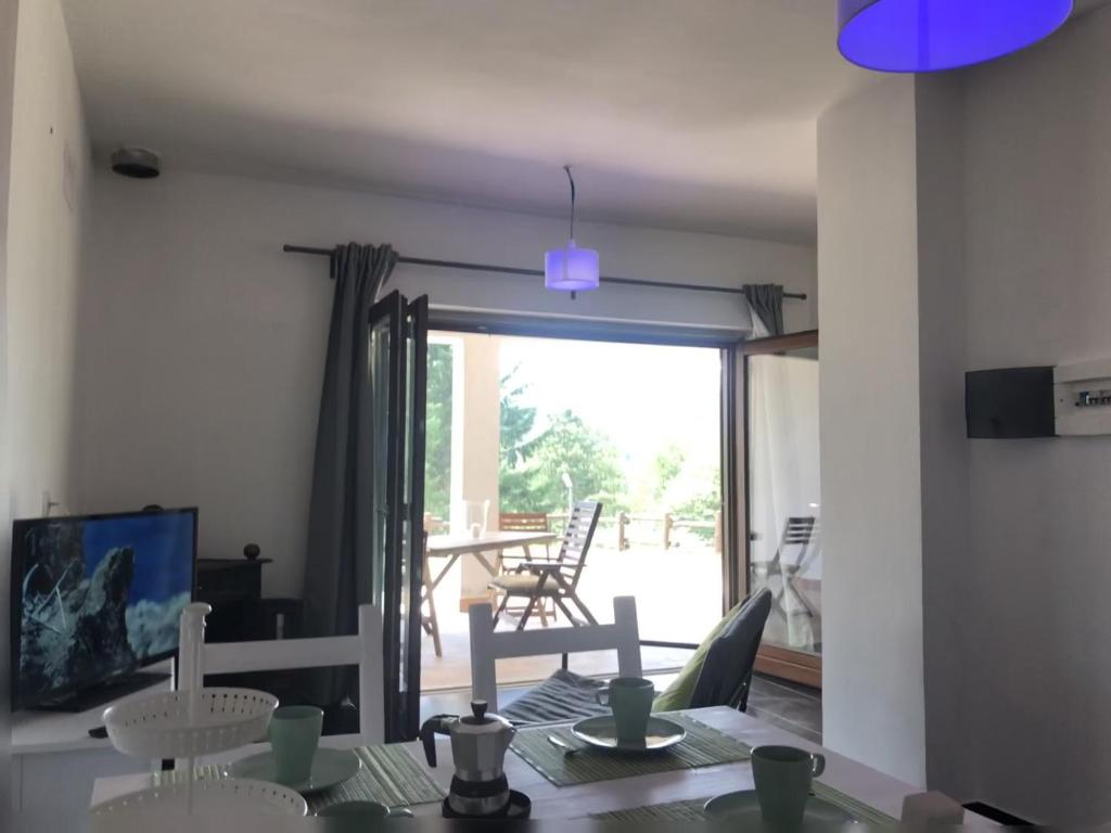 Tra il bosco e il lago - Casa De Una Habitación