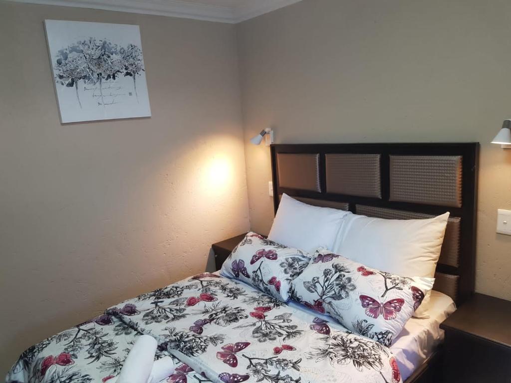 The Royal Prime Guest Lodge - 