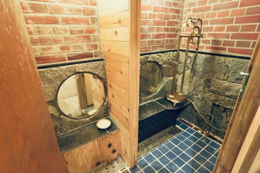 一棟貸切 天然温泉かけ流し 箱根薔薇の丘洋風別荘 Hakone Rose Hill Private Duplex Villa Hotsprings 仙石原 21年 最新料金