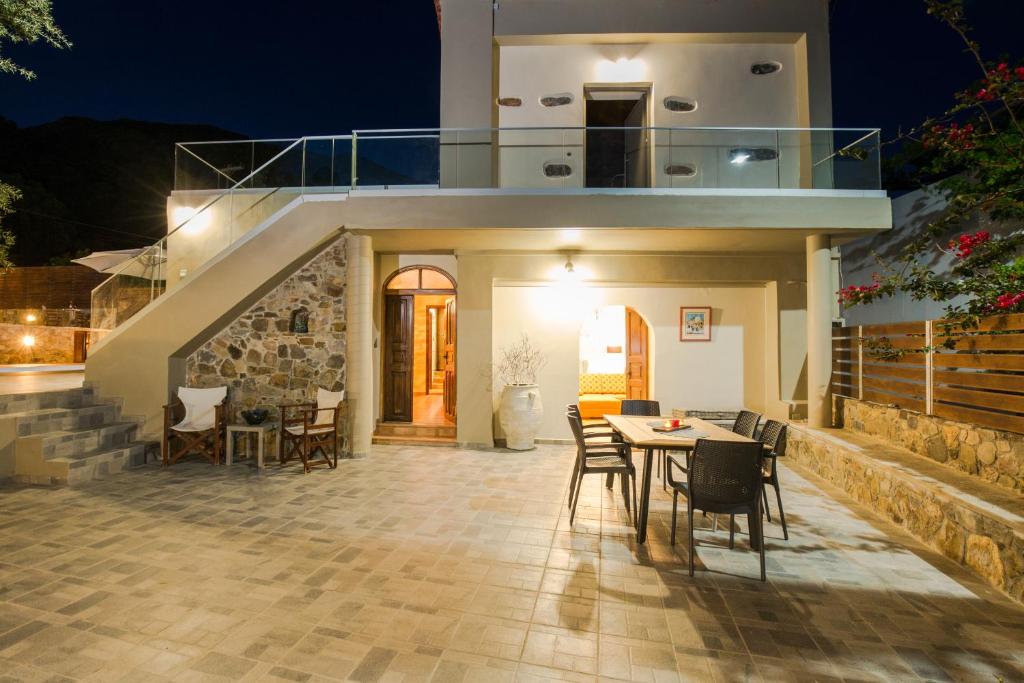 Balkon lub taras w obiekcie Tzouganos Villa