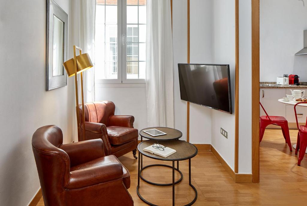 Lodgingmalaga Plaza Constitucion - Appartement De Deux Chambres De Luxe