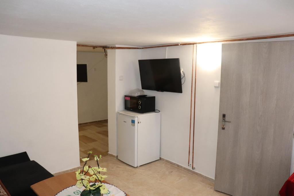 TV a/nebo společenská místnost v ubytování Hotel u Nádraží Lanžhot