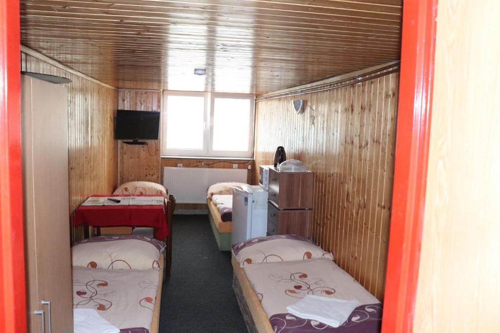 TV a/nebo společenská místnost v ubytování Hotel u Nádraží Lanžhot