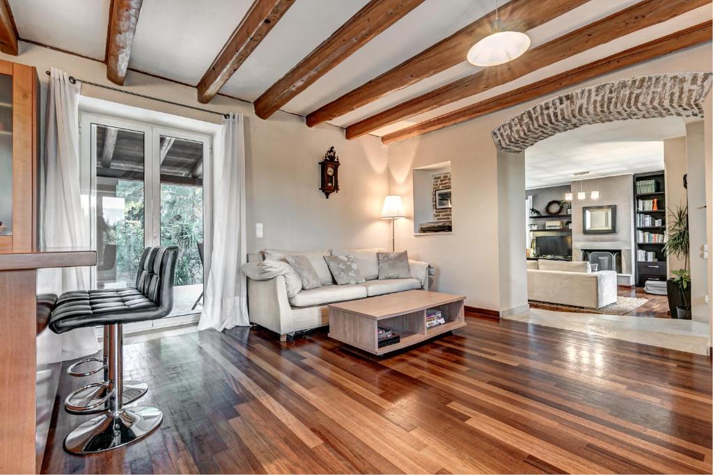 Posezení v ubytování Ktima Loumoumba, Private Villa