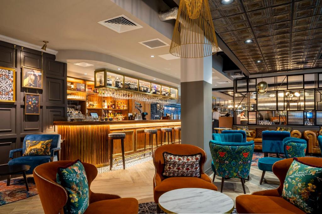 Posezení v ubytování Hotel Indigo - Chester by IHG
