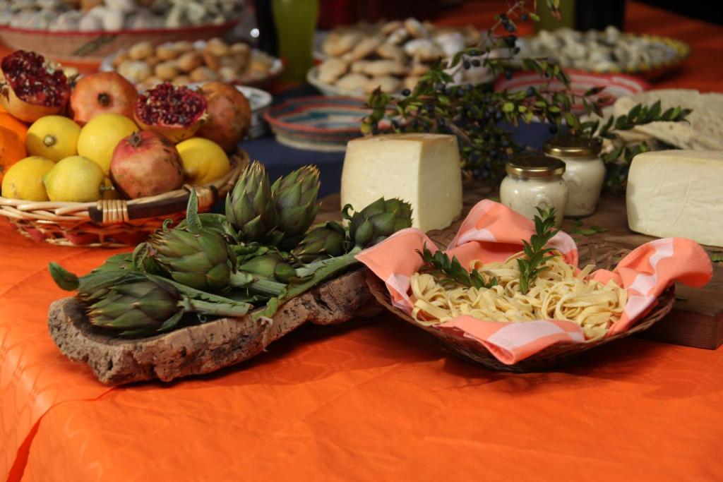 Jedzenie w gospodarstwie agroturystycznym lub w pobliżu