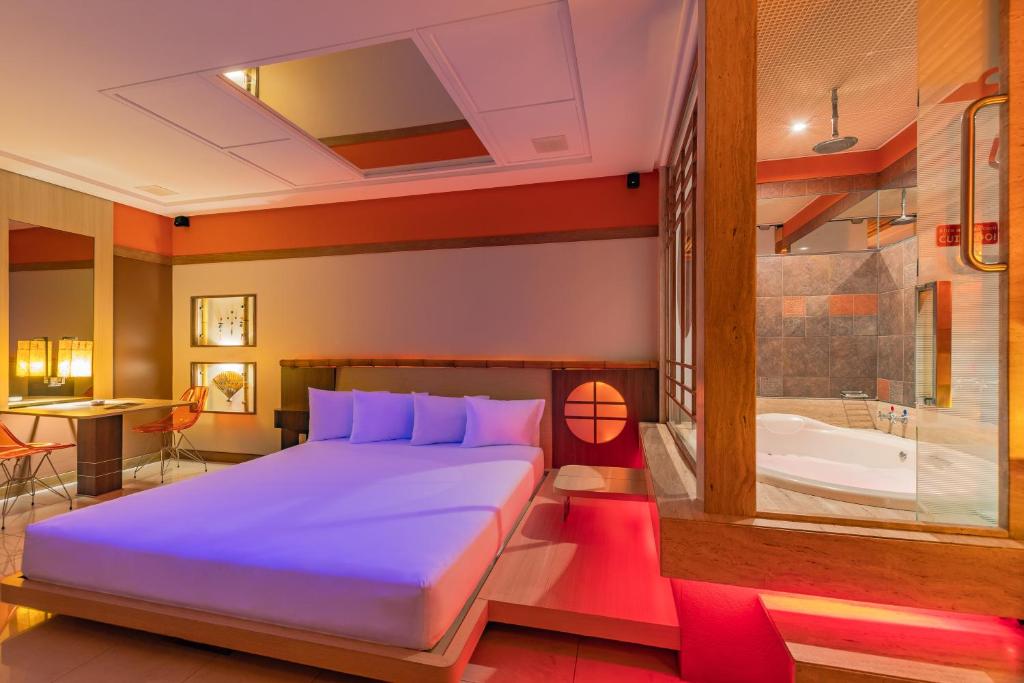  Dragon Motel (Adult Only)
