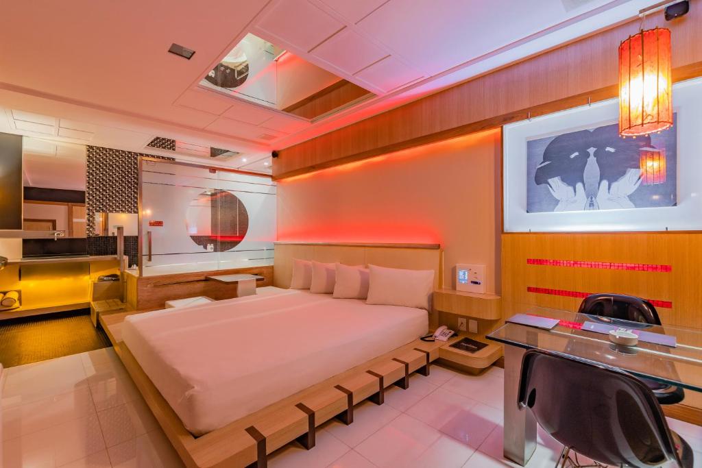  Dragon Motel (Adult Only)