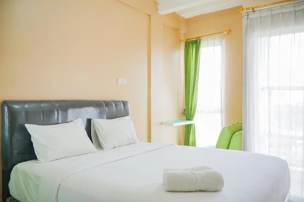 Cozy Studio Apartment at Tamansari Skylounge near Soetta Airport By Travelio, Jakarta, Indonesia