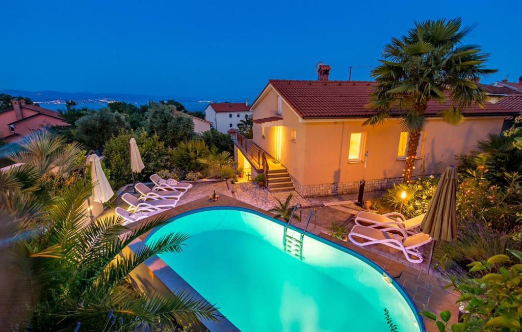 Bazén v ubytování Casa Fiorella Ika-Opatija nebo v jeho okolí