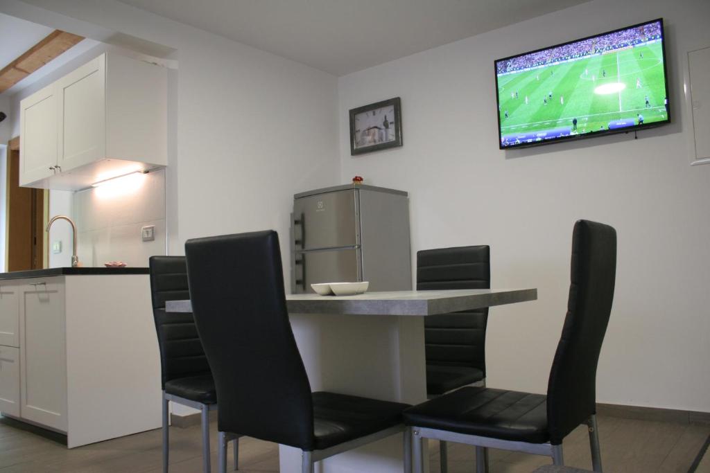 Kuchyň nebo kuchyňský kout v ubytování Apartments Jez