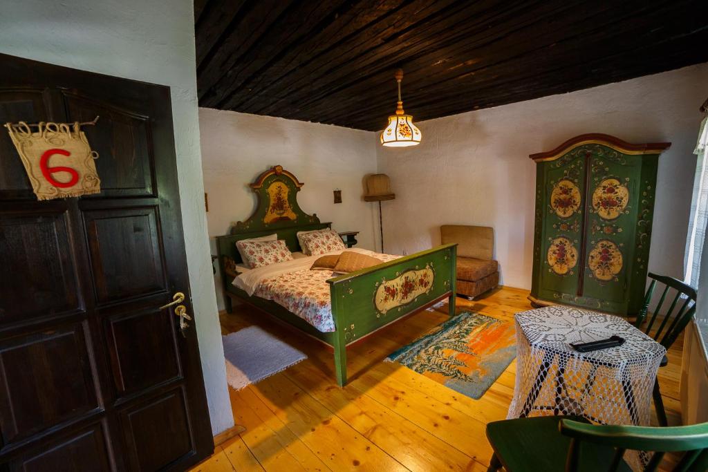 Casa Poveste Pensiunea-Muzeu - Doppel- Oder Zwillingszimmer