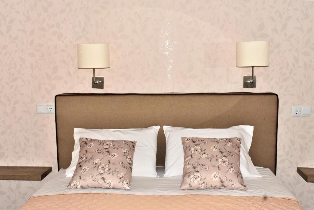 Łóżko lub łóżka w pokoju w obiekcie Studios Thea Fresh Rooms Thassos