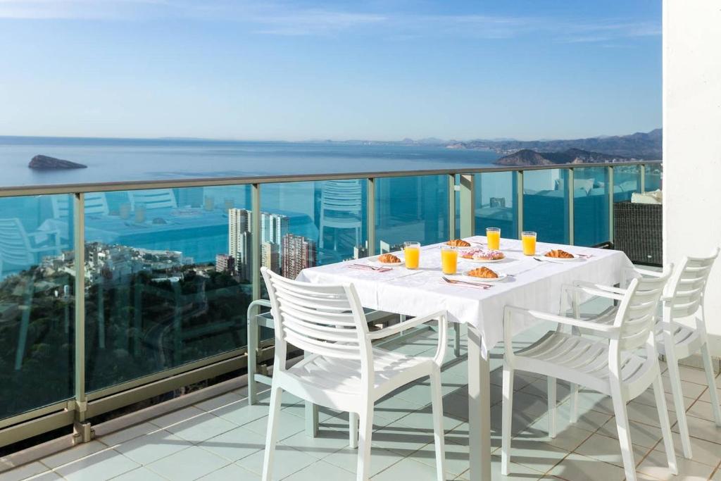 Penthouse VIP with sea views - 42nd floor, Benidorm – Updated ...